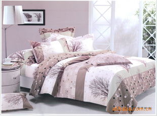 家居日用品 從生活細(xì)節(jié)到商業(yè)藍(lán)海——批發(fā)市場(chǎng)的機(jī)遇與策略